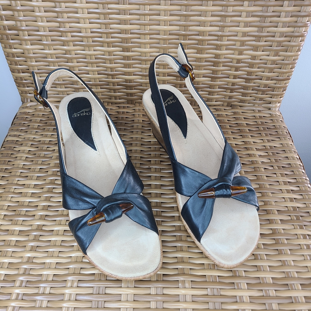 Dansko Black Leather Sandals Wedge Heels Shoes Peep Toe Open Heel Adjustable